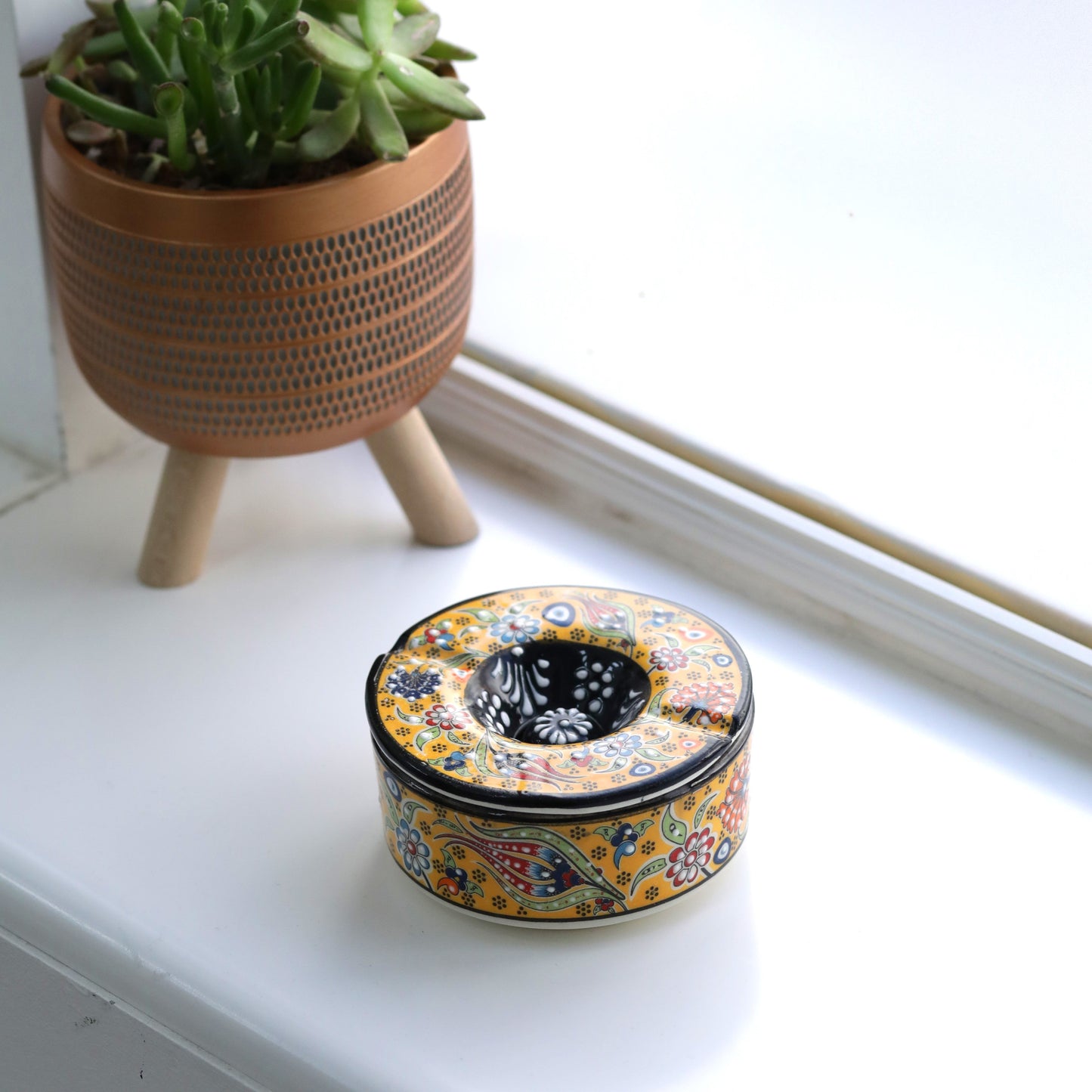 handmade ceramic ashtrays, ashtray with lid for outdoor